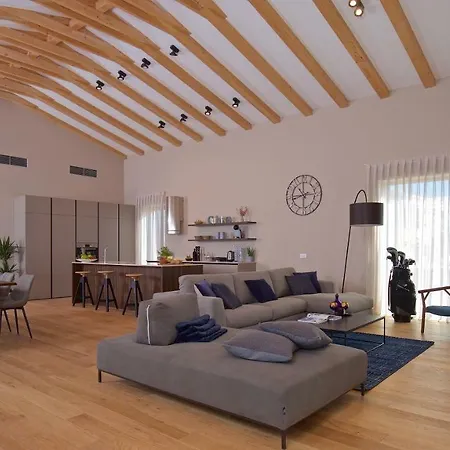 6 Bedrooms New With Amazing Views! Villa *