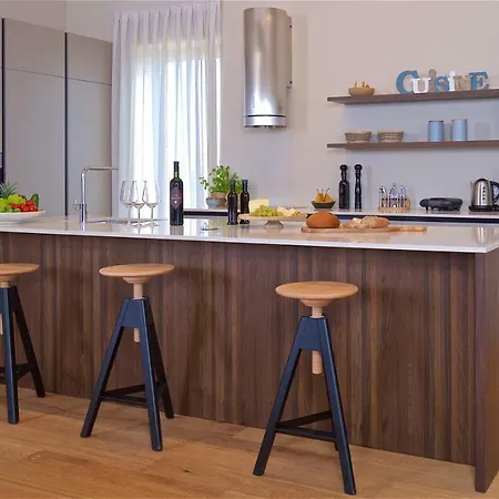 6 Bedrooms New With Amazing Views! Brtonigla